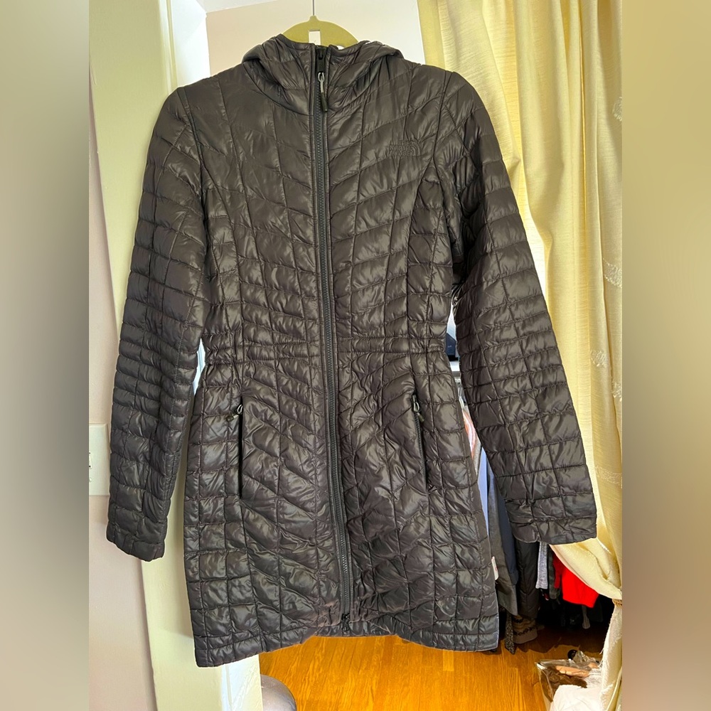 North Face mid-length, lightweight quilted coat